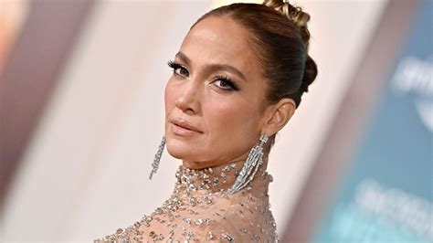 jennifer lopez nudo|Jennifer Lopez Posts Video of Her Bare